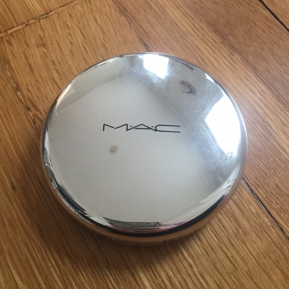 MAC EXTRA DIMENSION SKIN FINISH - Picture 2 of 3